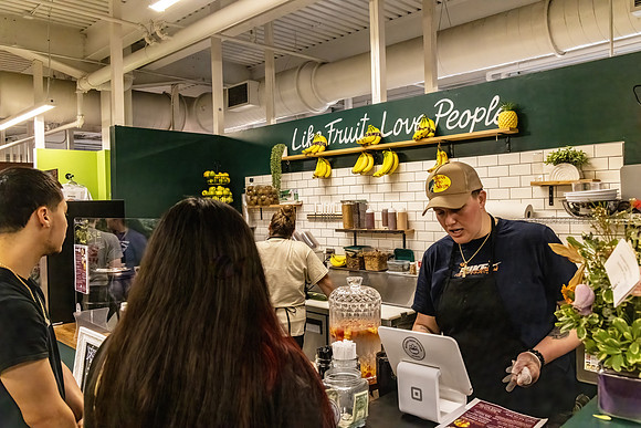 CS238398-Sag SVRC Banana Shop