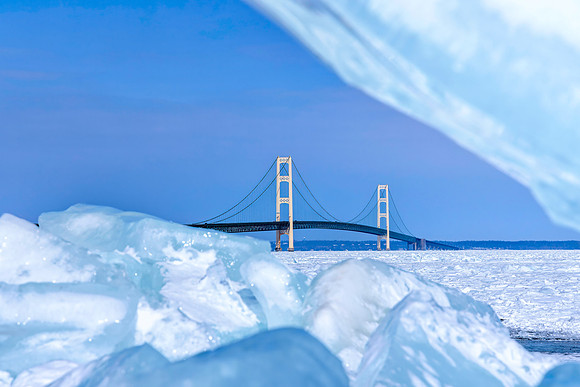 UP-975 CS215127-Bridge and Blue Ice