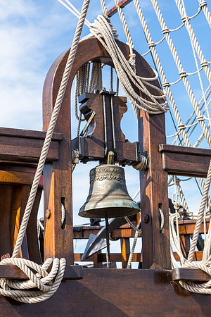 El Galeón Ships Bell