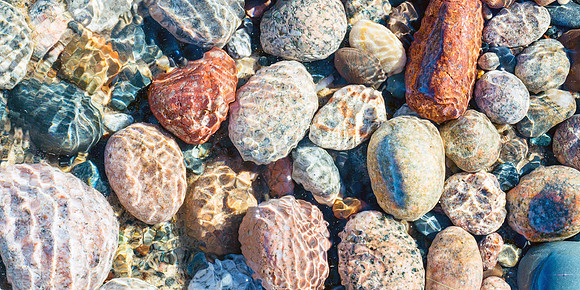 UP-185 - Crisp Point Stones