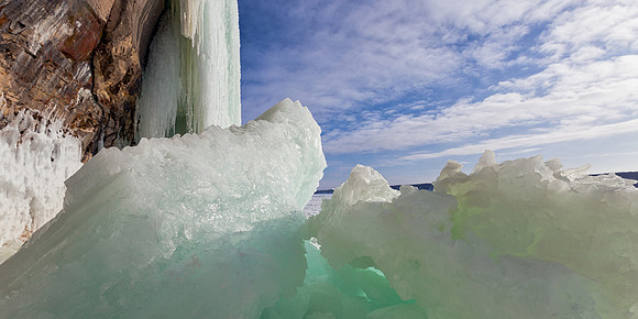 UP-299 - Frozen at Grand Island
