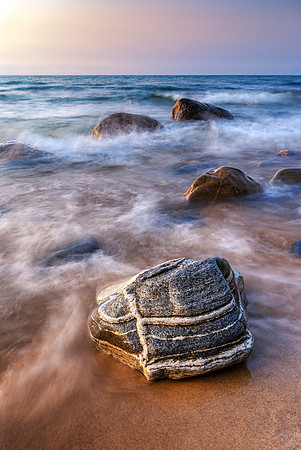 UP-795 9Q4A3938-Beach and Rocks