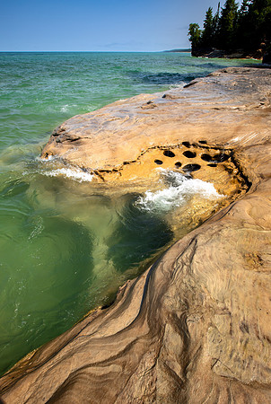 UP-794 9Q4A2758-Coves