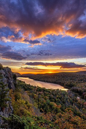 UP-805 CS232141-Lake of the Clouds