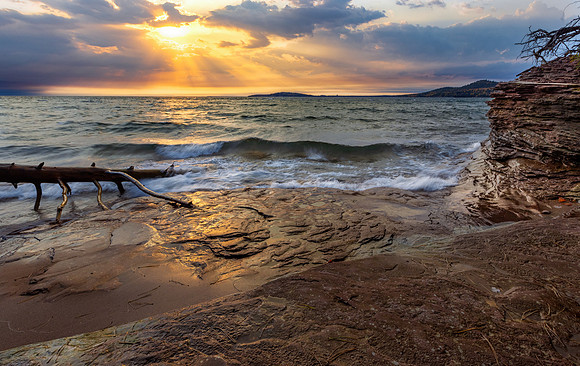 UP-828 CS201218-Lake Superior