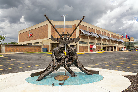 CS239349-Statue