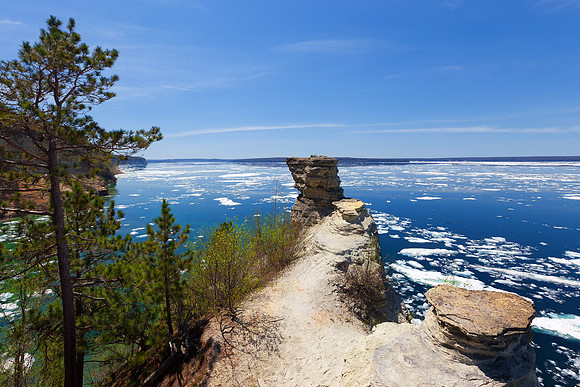 Miners Castle - Lower Overlook of Lake Superior