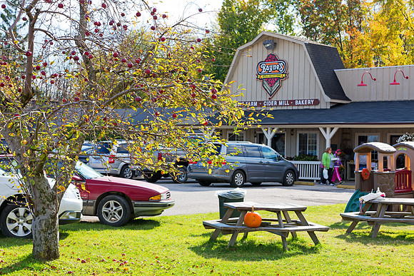 Baynes Apple Farm - Freeland Michigan
