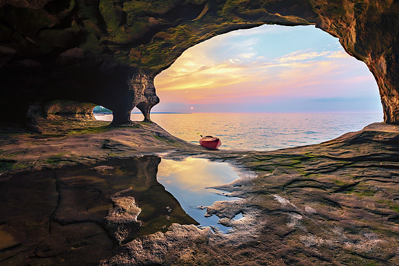 Kayak in Cave - 9Q4A2274