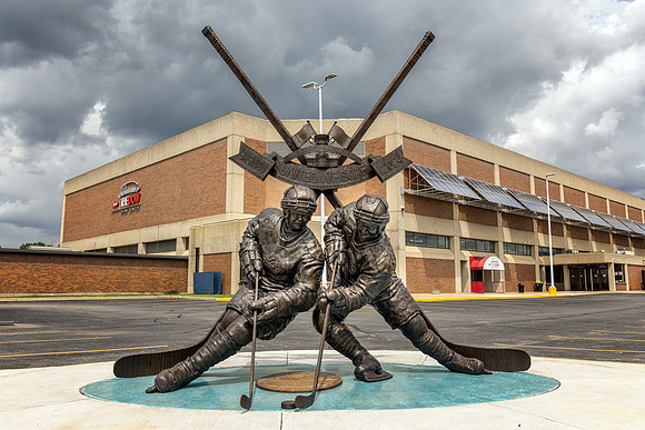 CS239352-Statue