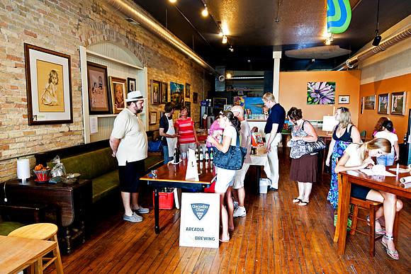 Shoppers at Ward's Gallery during 1st Thursday's Art Walk