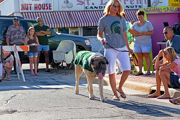 Dog Show during 1st Thursday's Art Walk