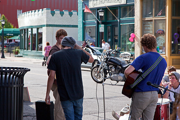 Band performs at First Thursday's Art Walk