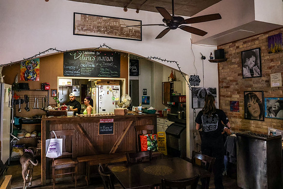 CS239315-Inside Dining