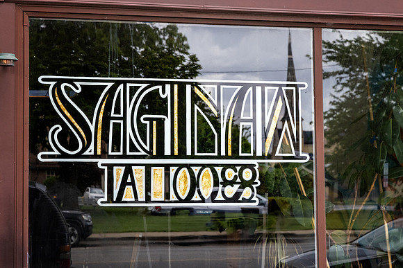 CS239241-Tatto Window